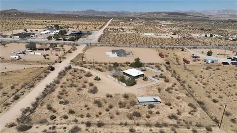View/Area - 829 Cambria, Yucca Valley, CA 92284 photo 3 of 27
