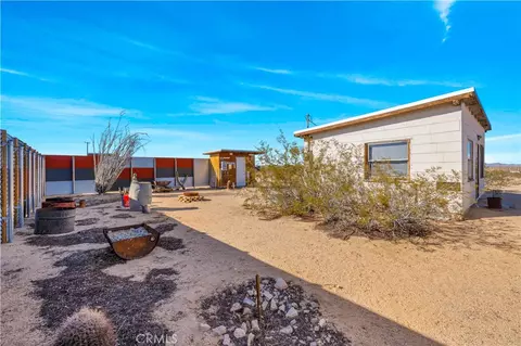 Exterior - 65255 Pluto St, Joshua Tree, CA 92252 photo 12 of 16