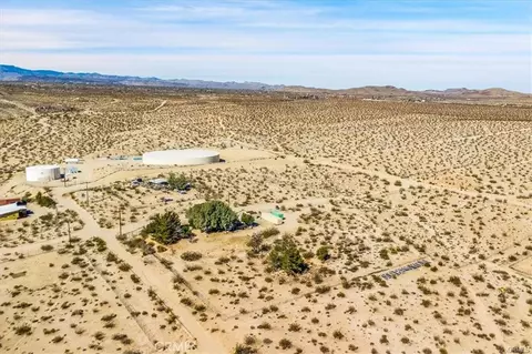 View/Area - 3961 Avenida Del Sol, Joshua Tree, CA 92252 photo 4 of 5