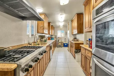 Kitchen - 3961 Avenida Del Sol, Joshua Tree, CA 92252 photo 1 of 1