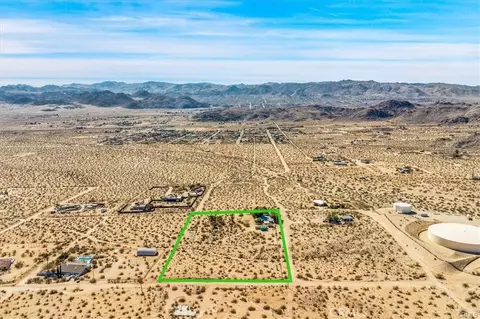 View/Area - 3961 Avenida Del Sol, Joshua Tree, CA 92252 photo 5 of 5