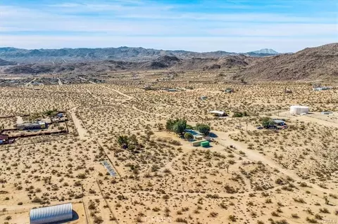 View/Area - 3961 Avenida Del Sol, Joshua Tree, CA 92252 photo 3 of 5