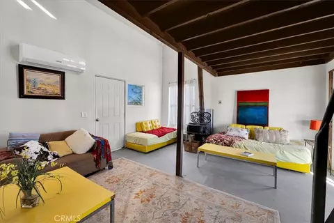 Living - 79017 El Paseo Dr, Twentynine Palms, CA 92277 photo 2 of 4