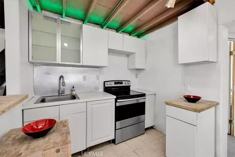 Kitchen - 79017 El Paseo Dr, Twentynine Palms, CA 92277 photo 2 of 3
