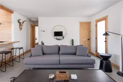 Living - 61607 Granada Dr, Joshua Tree, CA 92252 photo 4 of 5
