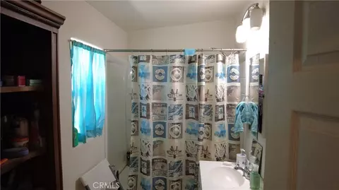 Bath - 71688 Macrae Rd, Twentynine Palms, CA 92277 photo 2 of 5