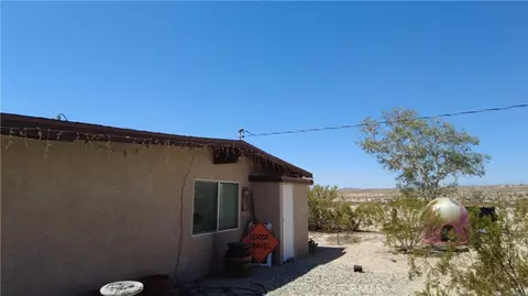 Exterior - 71688 Macrae Rd, Twentynine Palms, CA 92277 photo 11 of 17