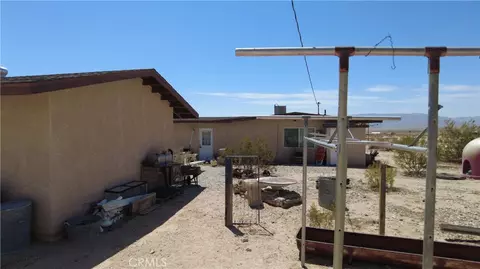 Exterior - 71688 Macrae Rd, Twentynine Palms, CA 92277 photo 3 of 17