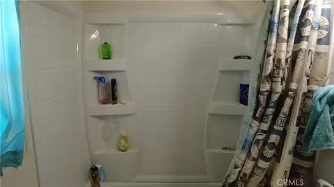 Bath - 71688 Macrae Rd, Twentynine Palms, CA 92277 photo 3 of 5