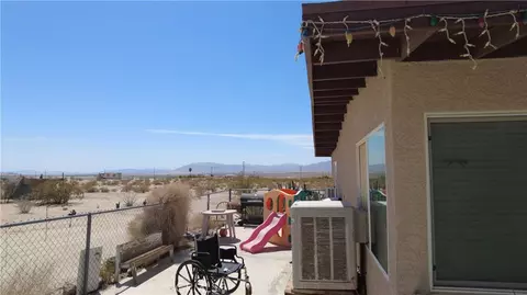 Exterior - 71688 Macrae Rd, Twentynine Palms, CA 92277 photo 9 of 17