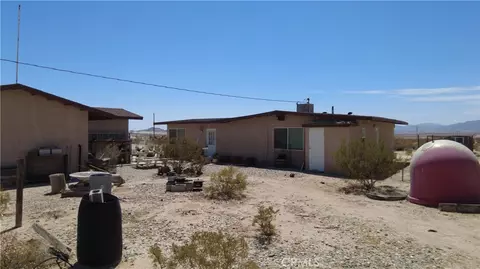 Exterior - 71688 Macrae Rd, Twentynine Palms, CA 92277 photo 4 of 17