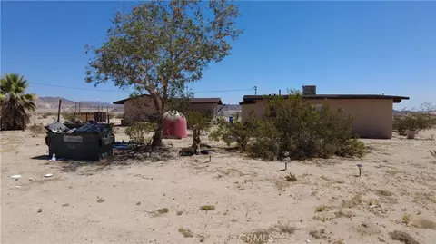 Exterior - 71688 Macrae Rd, Twentynine Palms, CA 92277 photo 5 of 17