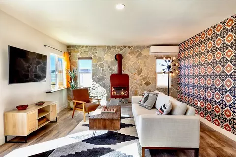 Living - 58248 Aberdeen Dr, Yucca Valley, CA 92284 photo 1 of 5