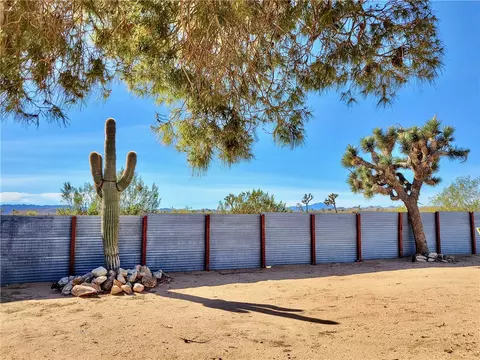 Exterior - 58248 Aberdeen Dr, Yucca Valley, CA 92284 photo 10 of 11