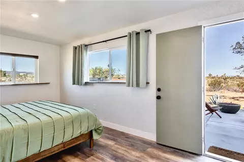 Bedroom - 58248 Aberdeen Dr, Yucca Valley, CA 92284 photo 2 of 6