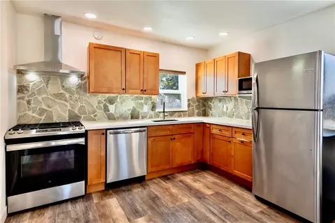 Kitchen - 58248 Aberdeen Dr, Yucca Valley, CA 92284 photo 1 of 4