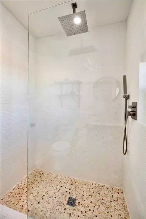 Bath - 58248 Aberdeen Dr, Yucca Valley, CA 92284 photo 2 of 2