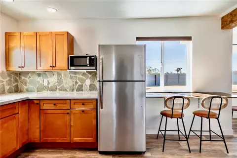 Kitchen - 58248 Aberdeen Dr, Yucca Valley, CA 92284 photo 4 of 4