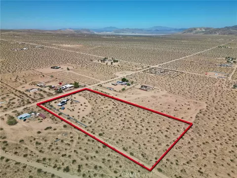 View/Area - 4719 Kickapoo Trl, Landers, CA 92285 photo 7 of 10