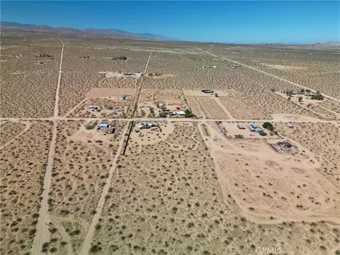 View/Area - 4719 Kickapoo Trl, Landers, CA 92285 photo 3 of 10