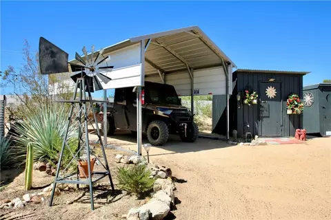 Exterior - 4719 Kickapoo Trl, Landers, CA 92285 photo 12 of 25