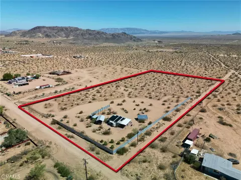 View/Area - 4719 Kickapoo Trl, Landers, CA 92285 photo 8 of 10