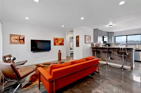 Living - 61910 Sunburst Cir, Joshua Tree, CA 92252 photo 3 of 4