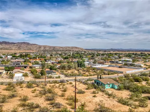View/Area - 61910 Sunburst Cir, Joshua Tree, CA 92252 photo 8 of 13