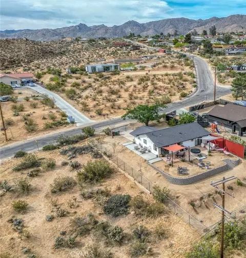 View/Area - 61910 Sunburst Cir, Joshua Tree, CA 92252 photo 6 of 13