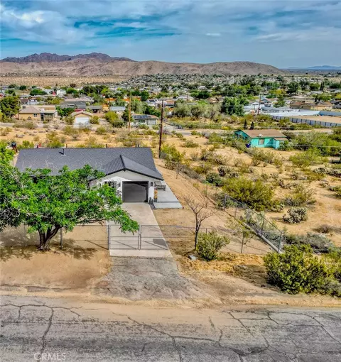 View/Area - 61910 Sunburst Cir, Joshua Tree, CA 92252 photo 11 of 13