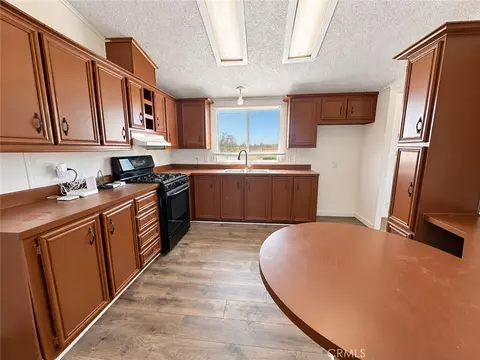 60575 Joshua Tree Ln, Landers, CA 92285 photo 9