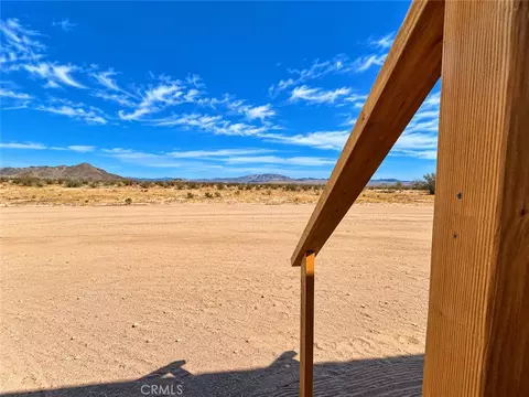 60575 Joshua Tree Ln, Landers, CA 92285 photo 3