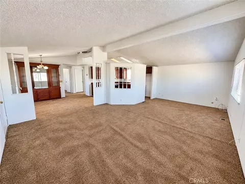 60575 Joshua Tree Ln, Landers, CA 92285 photo 5