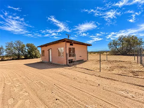 60575 Joshua Tree Ln, Landers, CA 92285 photo 21