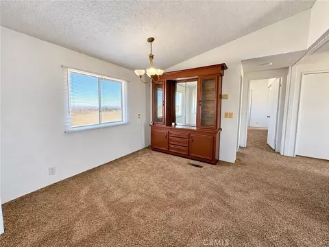 60575 Joshua Tree Ln, Landers, CA 92285 photo 6