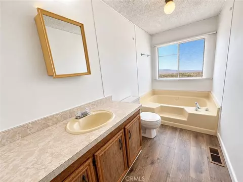60575 Joshua Tree Ln, Landers, CA 92285 photo 13