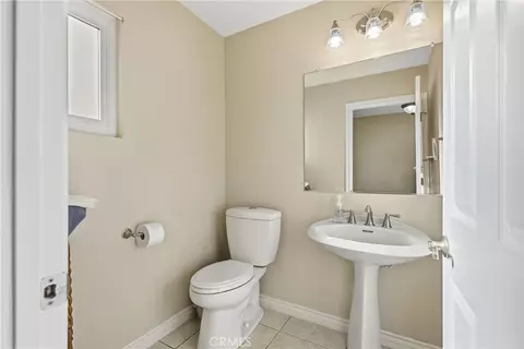 Bath - 32026 163rd E, Llano, CA 93544 photo 1 of 3