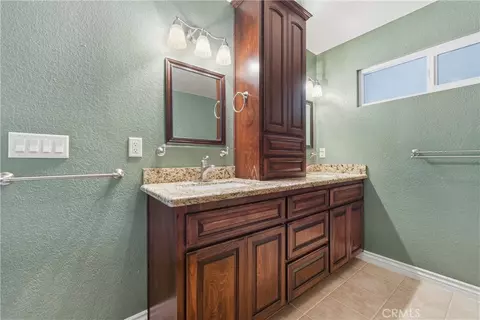 Bath - 32026 163rd E, Llano, CA 93544 photo 3 of 3