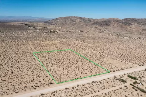6100 Mantonya Rd, Twentynine Palms, CA 92277
