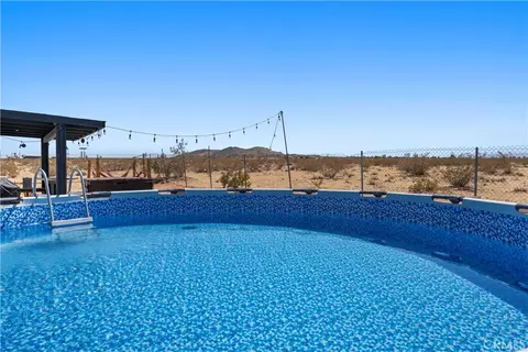 Exterior - 670 Ducor Ave, Landers, CA 92285 photo 6 of 24