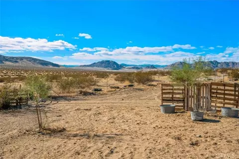Exterior - 54574 Caspers Rd, Johnson Valley, CA 92285 photo 11 of 15