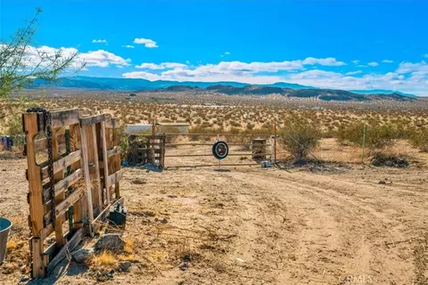 Exterior - 54574 Caspers Rd, Johnson Valley, CA 92285 photo 8 of 15