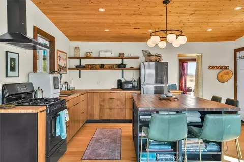 Kitchen - 54574 Caspers Rd, Johnson Valley, CA 92285 photo 5 of 8