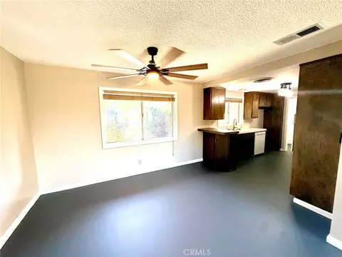 Living - 56862 La Cadena, Yucca Valley, CA 92284 photo 2 of 5