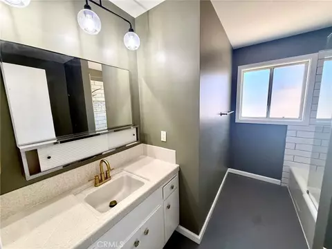 Bath - 56862 La Cadena, Yucca Valley, CA 92284 photo 5 of 5