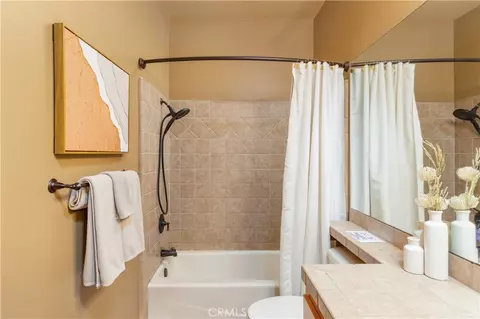 Bath - 7559 Rockaway Ave, Yucca Valley, CA 92284 photo 5 of 6