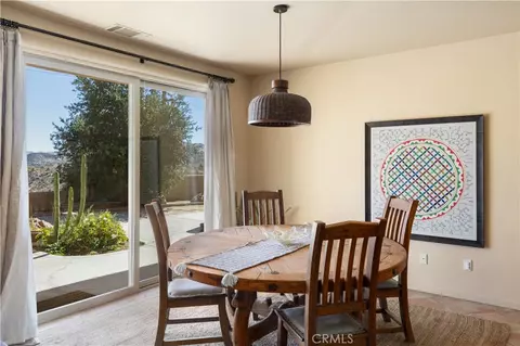 Dining - 7559 Rockaway Ave, Yucca Valley, CA 92284 photo 3 of 3
