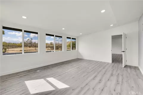 Living - 6459 Ruth Dr, Yucca Valley, CA 92284 photo 11 of 11