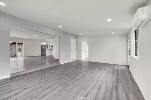 Living - 6459 Ruth Dr, Yucca Valley, CA 92284 photo 4 of 11