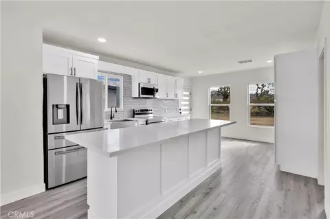 Kitchen - 6459 Ruth Dr, Yucca Valley, CA 92284 photo 1 of 2